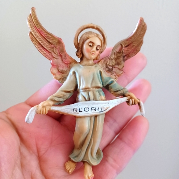 Vintage Italian Resin Nativity Scene with Wood Creche Stable - Picture 5 of 12